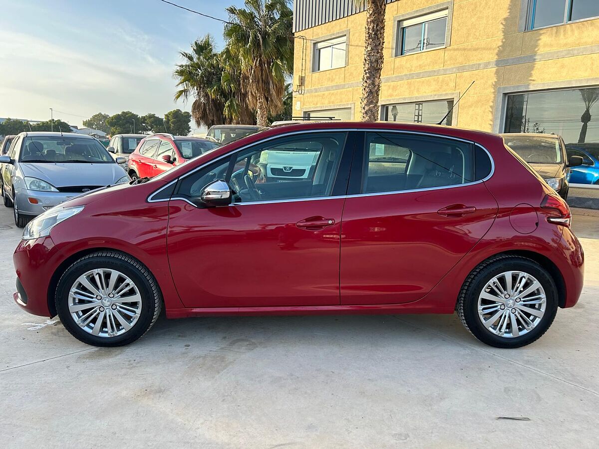 PEUGEOT 208 ALLURE 1.2 PURETECH AUTO SPANISH LHD IN SPAIN 65000 MILES SUPER 2018